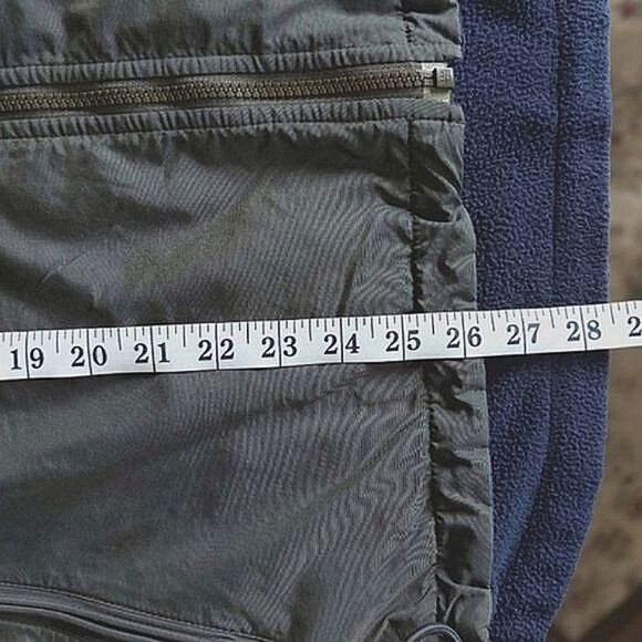 Vtg North Country nylon fleece lined zip vest - Picture 11 of 12